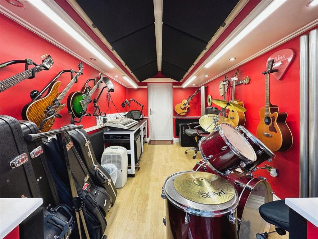 Additional image 43 of Westhill Road, Blackdown, Leamington Spa