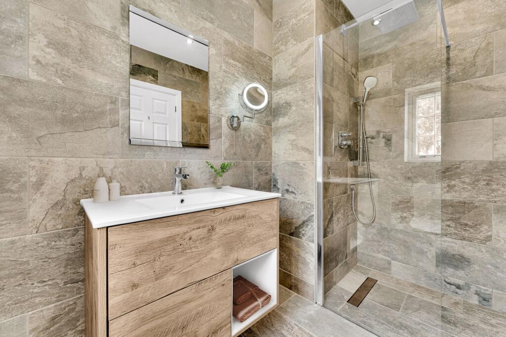 Additional image 18 of Characterful semi-rural Sandiway home