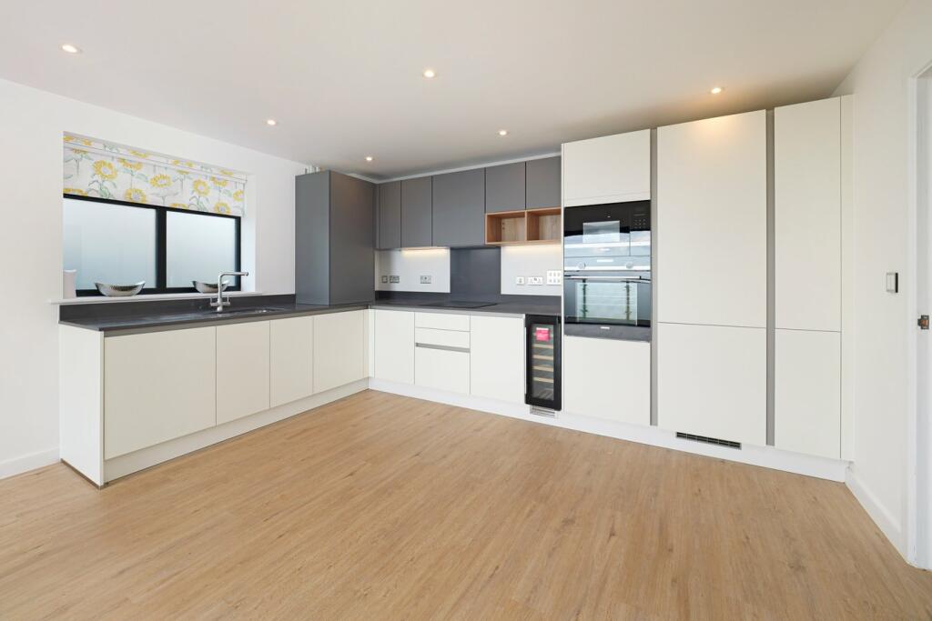 Additional image 3 of 19 Hillcrest Road, Hythe, CT21