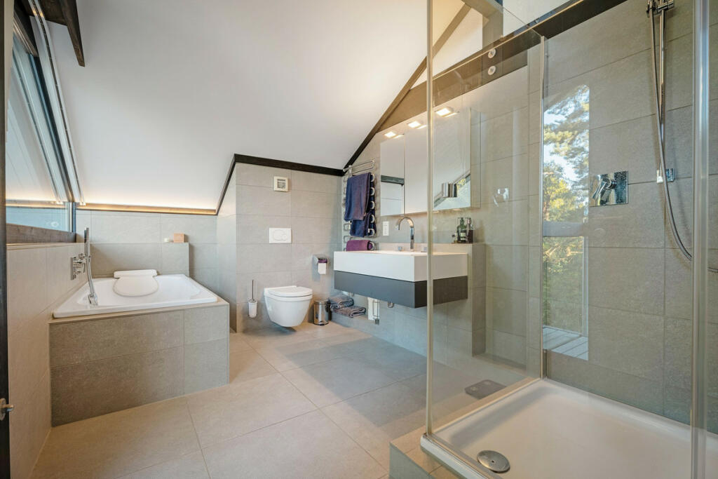 Additional image 22 of Fairway Rise Kenilworth, Warwickshire, CV8 2XN