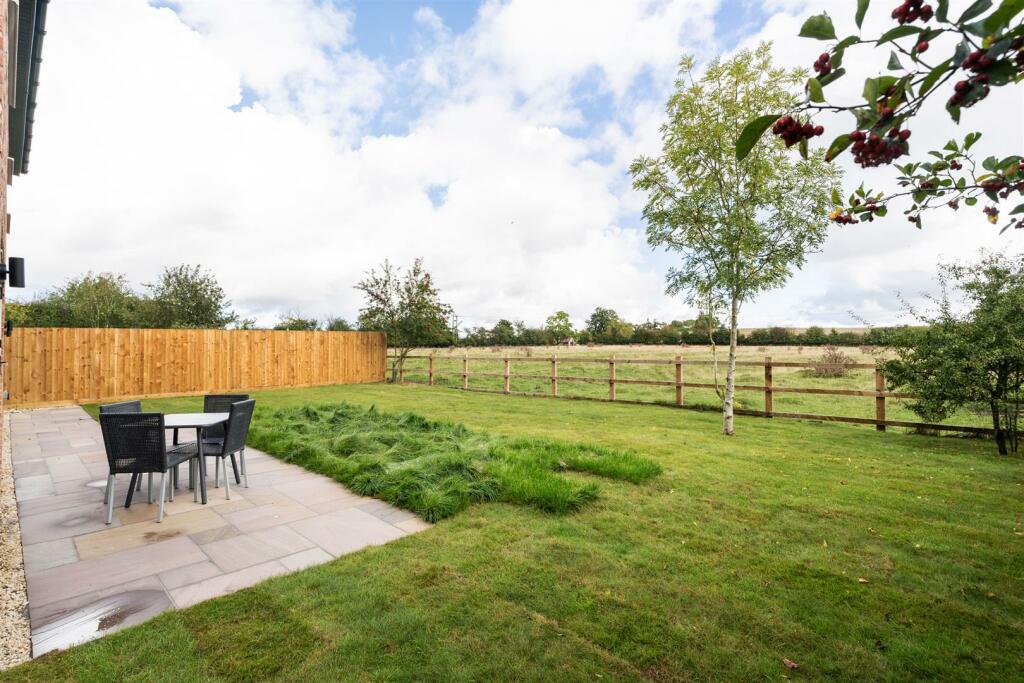 Additional image 19 of Banbury Road, Gaydon