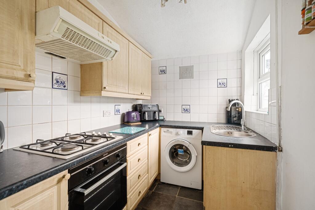 Additional image 4 of Davis Avenue, Northfleet, Gravesend, Kent, DA11