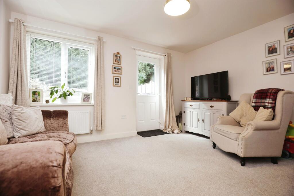 Additional image 11 of Harris Way, Kenilworth