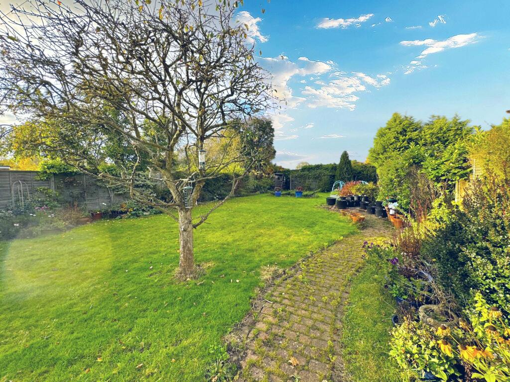 Additional image 34 of Magyar Crescent, Nuneaton, CV11