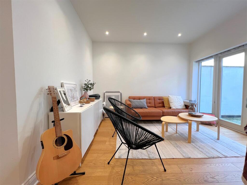 Additional image 8 of Alveston Place, Leamington Spa