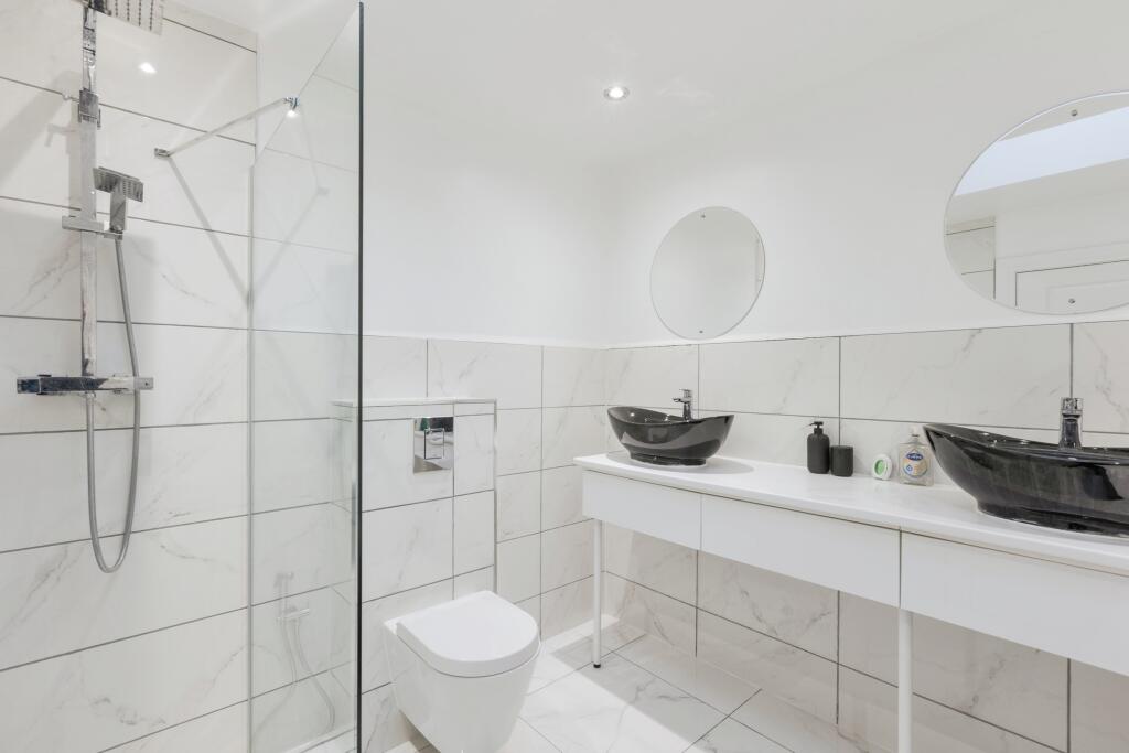 Additional image 9 of Woodland Close, Longfield, Kent, DA3