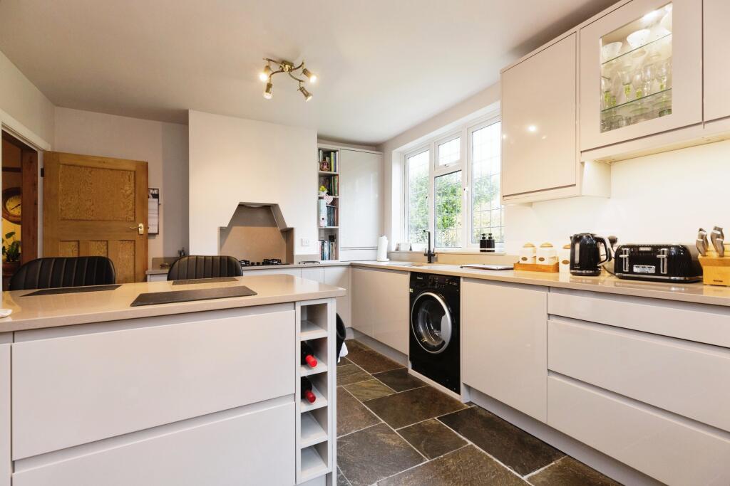 Additional image 4 of Dale Avenue, Stratford-upon-Avon, Warwickshire, CV37