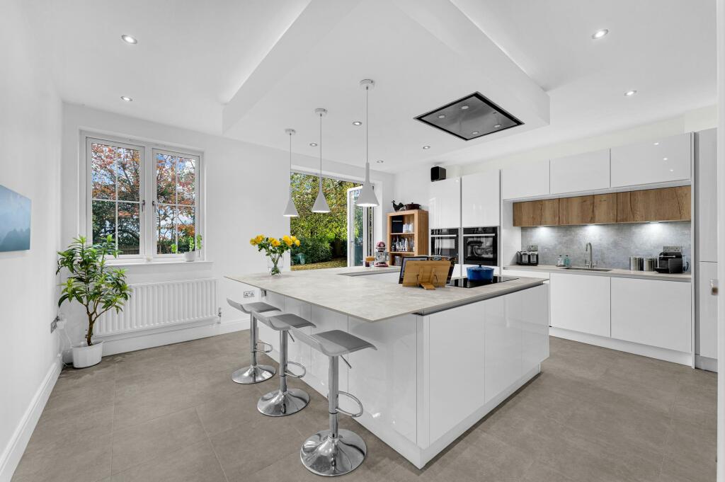 Additional image 3 of Spacious, Modern & Private Hartford Home