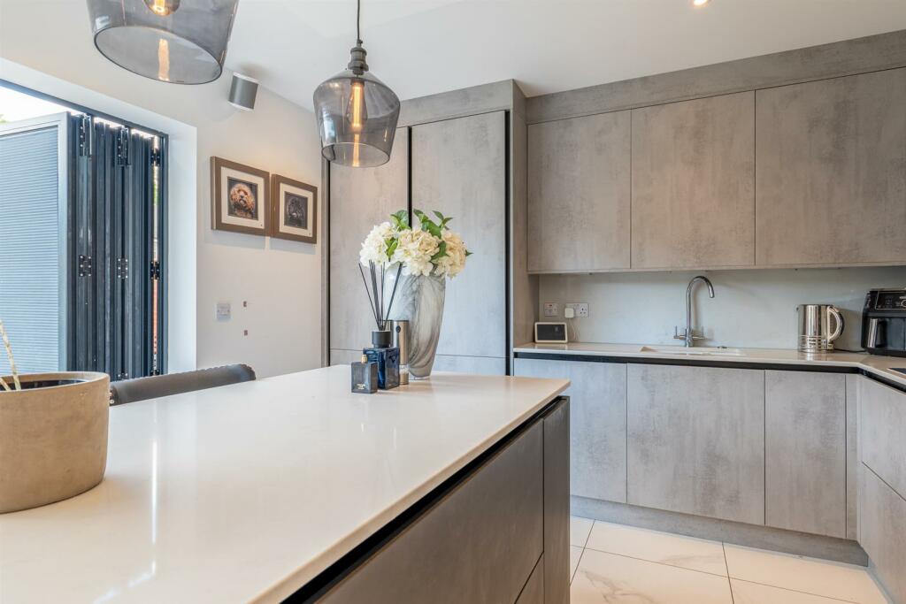 Additional image 20 of Kestrel Row, Southam