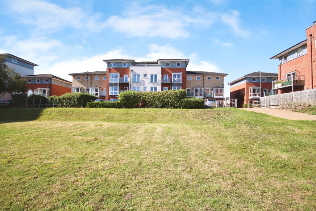 Additional image 4 of Trent Place, Warwick