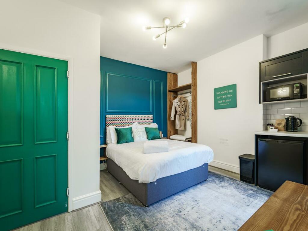 Additional image 10 of Emerald Stays at The Adelphi, 39 Grove Road, Stratford-upon-Avon, CV37 6PB