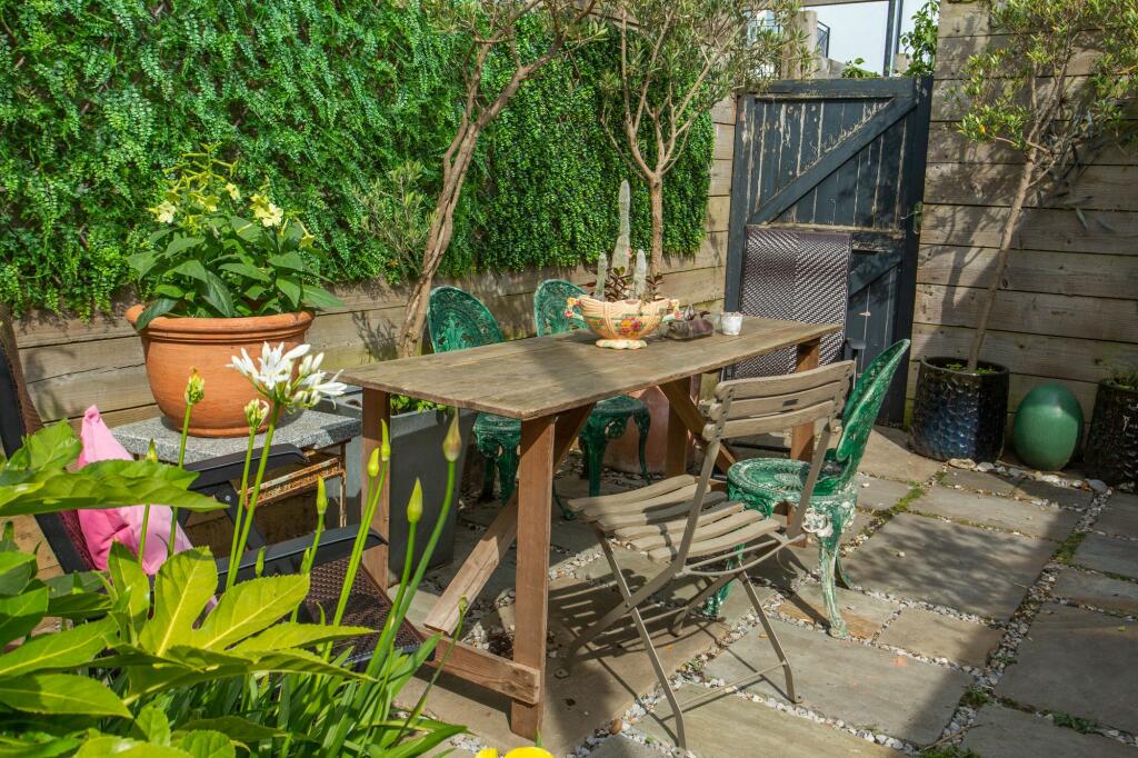 Additional image 18 of Island Wall, Whitstable, CT5