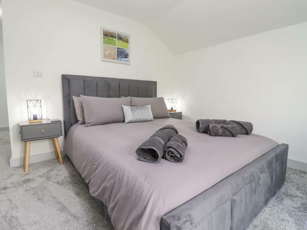Additional image 50 of Castle Road, Hartshill, Nuneaton, CV10 0SG