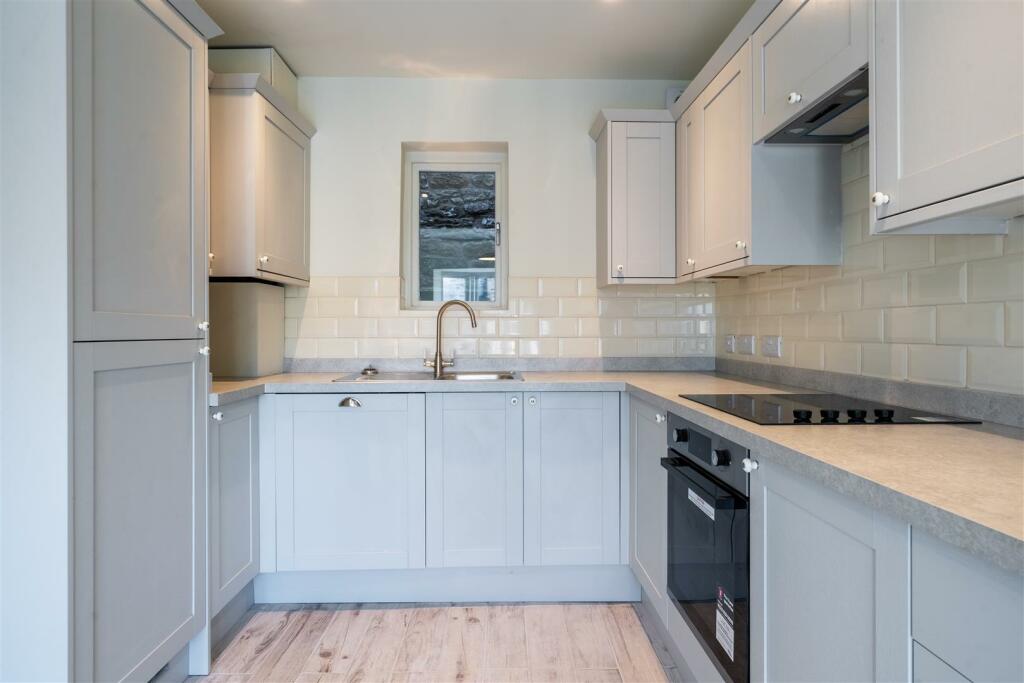 Additional image 4 of Buxton Road, Bakewell, DE45 1BZ