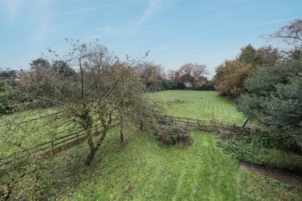 Additional image 54 of Rosslyn Lane, Cuddington