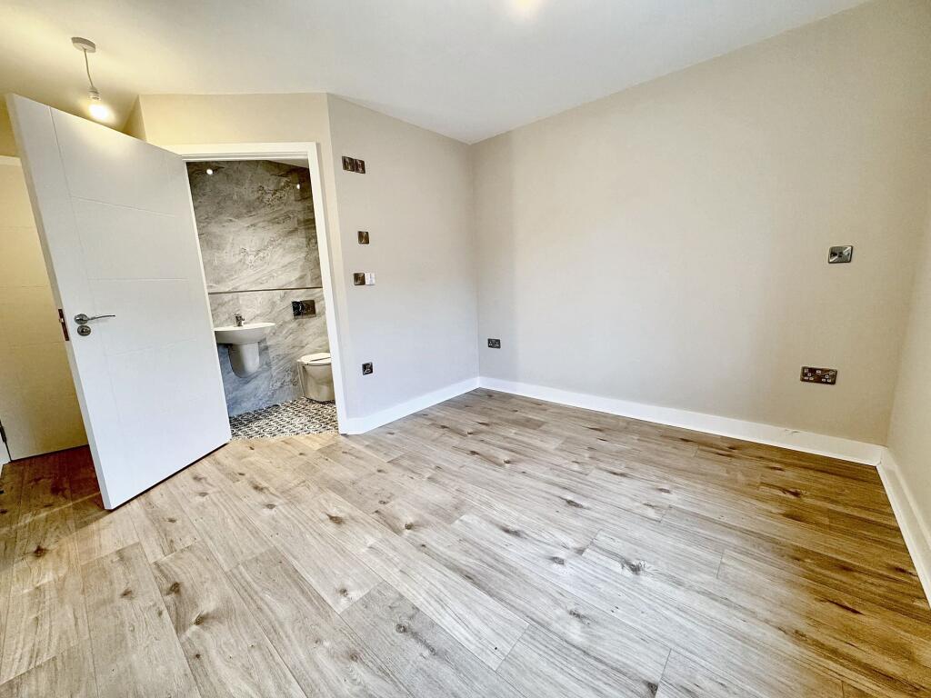 Additional image 15 of Apartment 13, Whittle House, 19 Warwick Street