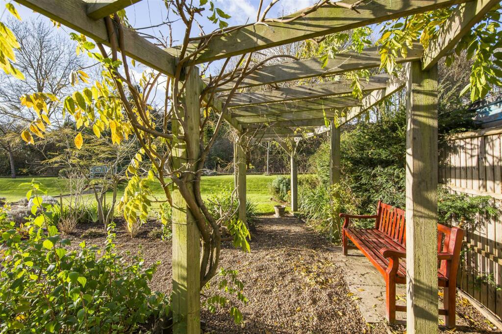 Additional image 12 of 1 Tollgate Yard High Street, Farningham, DA4 0DP