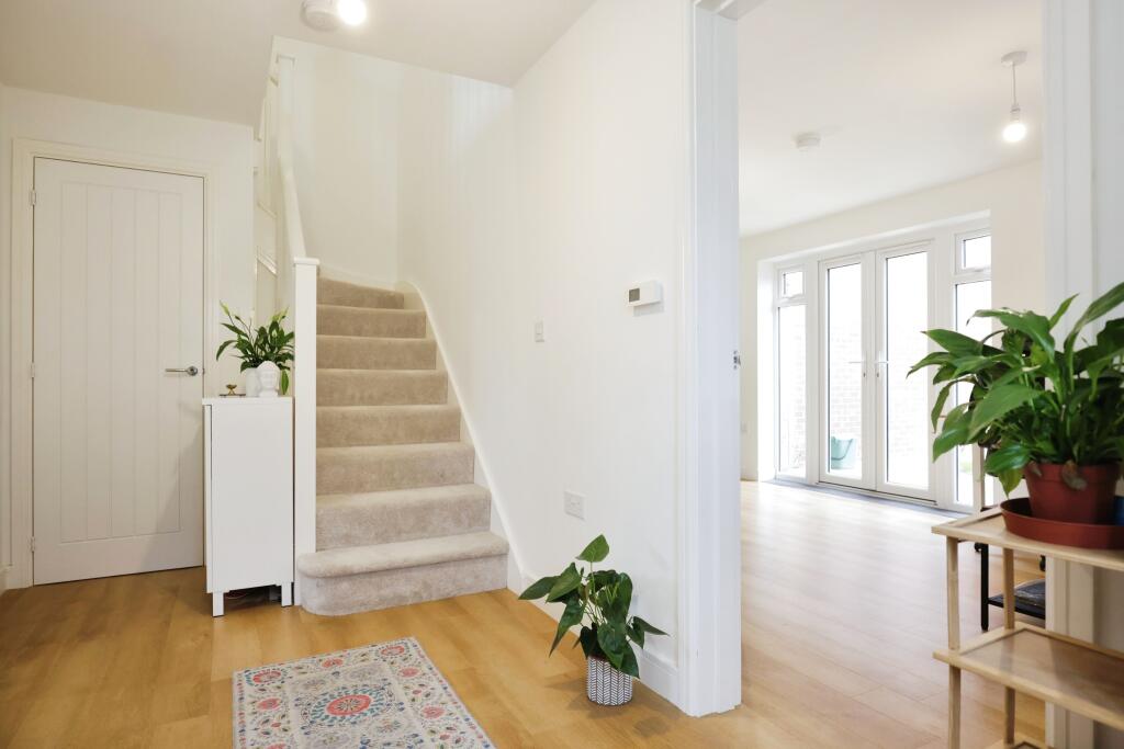 Additional image 2 of Paradise Close, Stratford-upon-Avon, Warwickshire, CV37