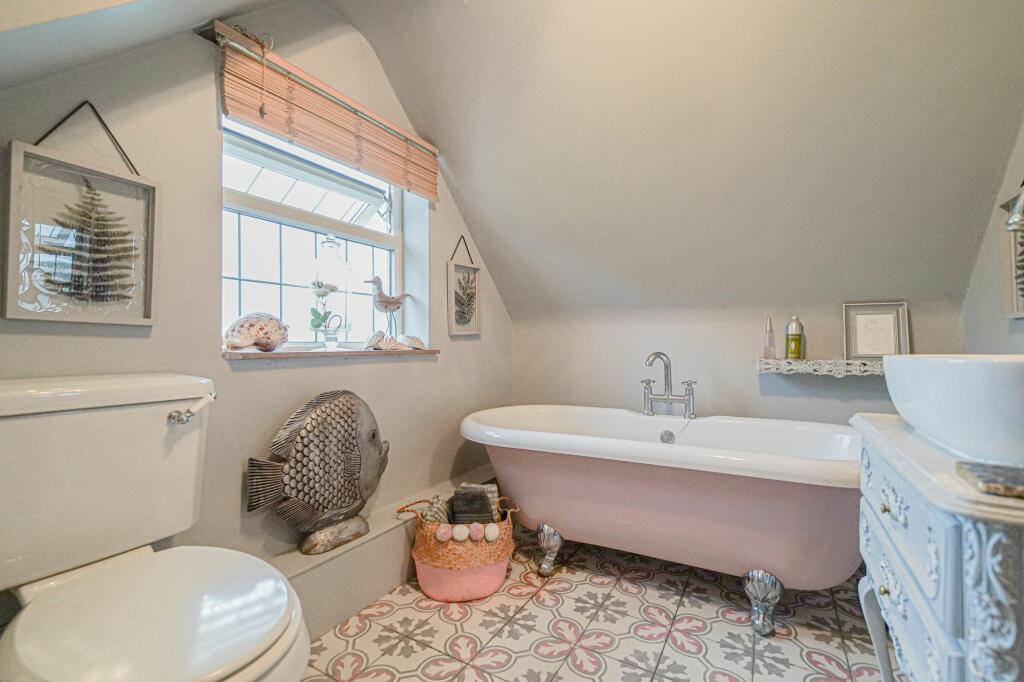 Additional image 24 of Hob Lane, Burton Green, CV8