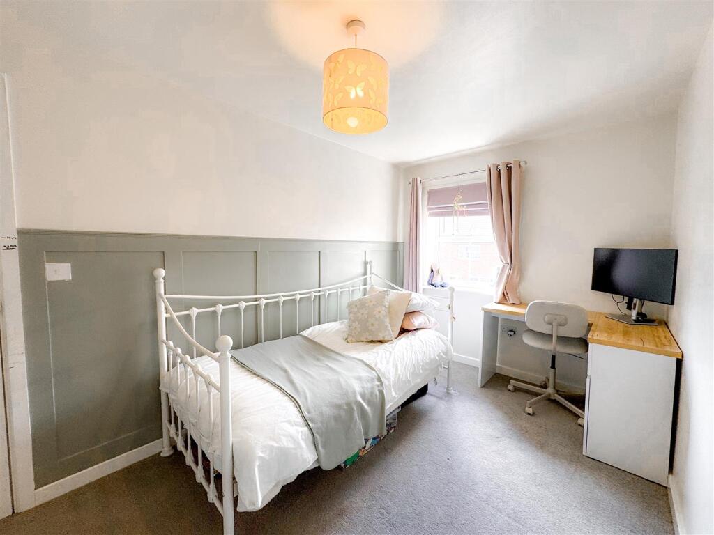 Additional image 11 of Meadow Drive, Long Itchington, Southam