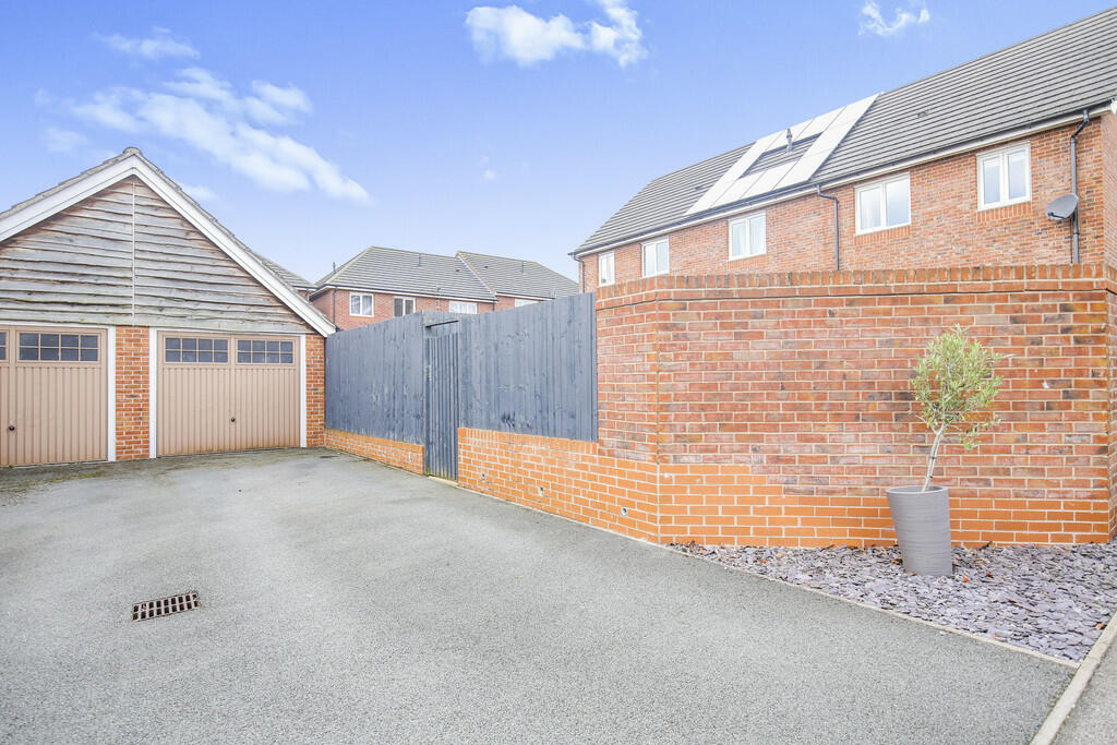 Additional image 18 of Bowler Close, Atherstone
