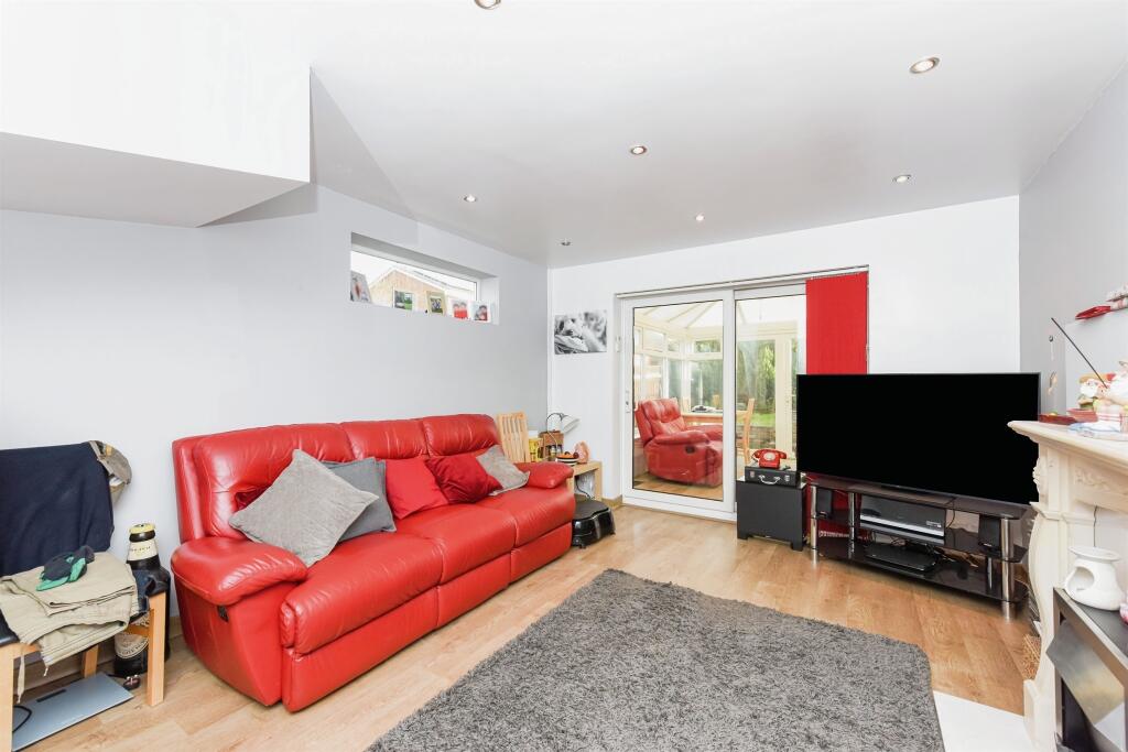 Additional image 6 of Martins Drive, Atherstone