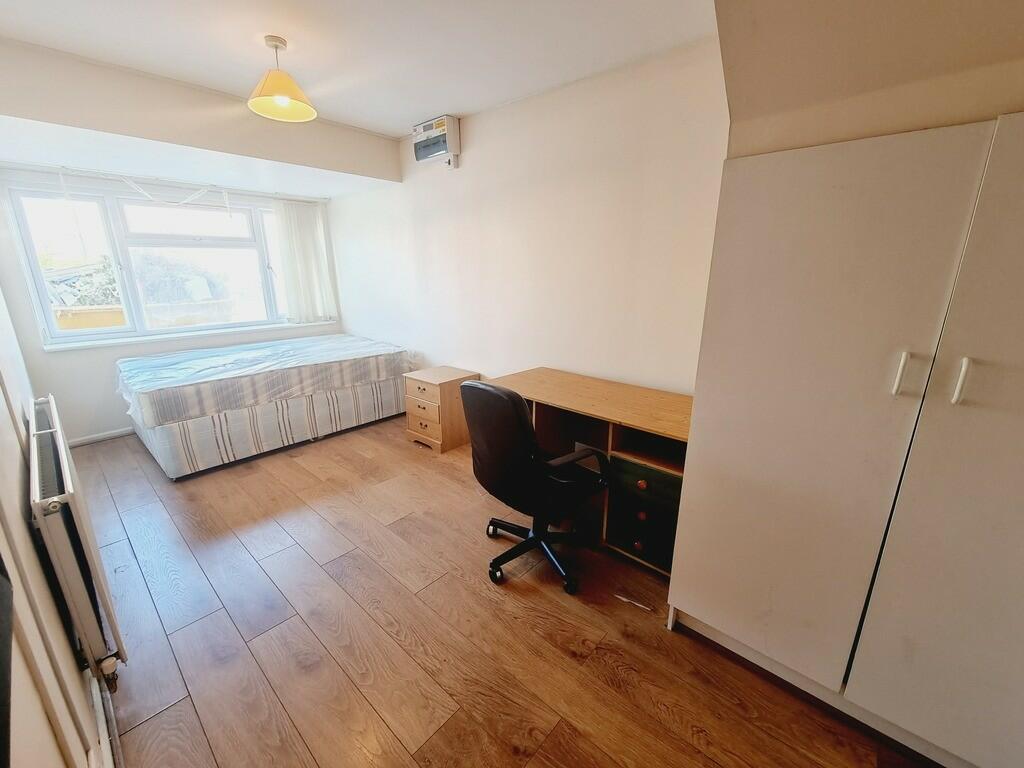 Additional image 5 of Campion Road, Leamington Spa, Warwickshire, CV32