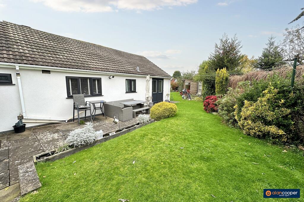 Additional image 16 of Weston Lane, Bulkington, CV12 9RS