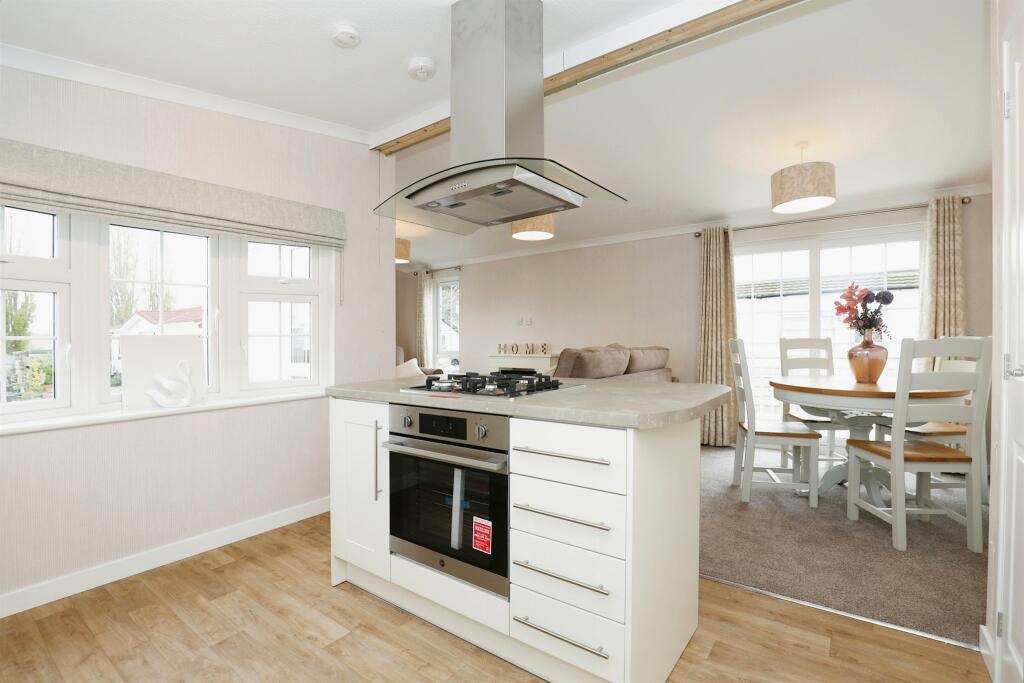 Additional image 3 of Redlands Park, Lighthorne, Warwick