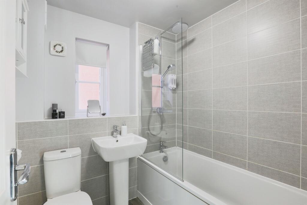 Additional image 11 of Barclay Close, Wellesbourne, Warwick