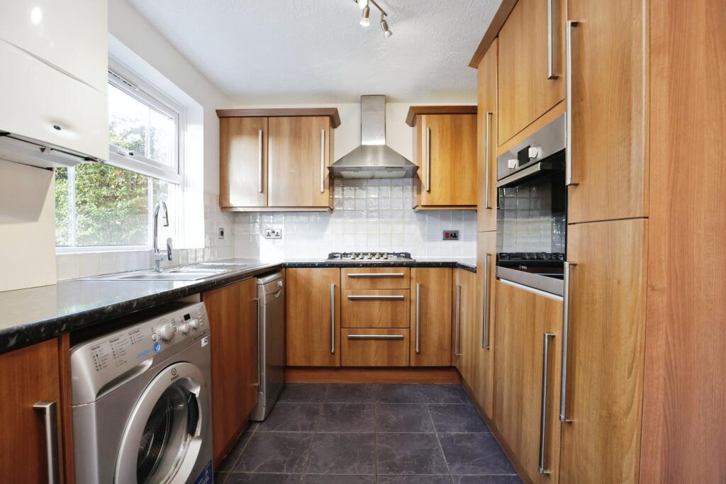 Additional image 4 of Ascot Close, Stratford-upon-avon, CV37