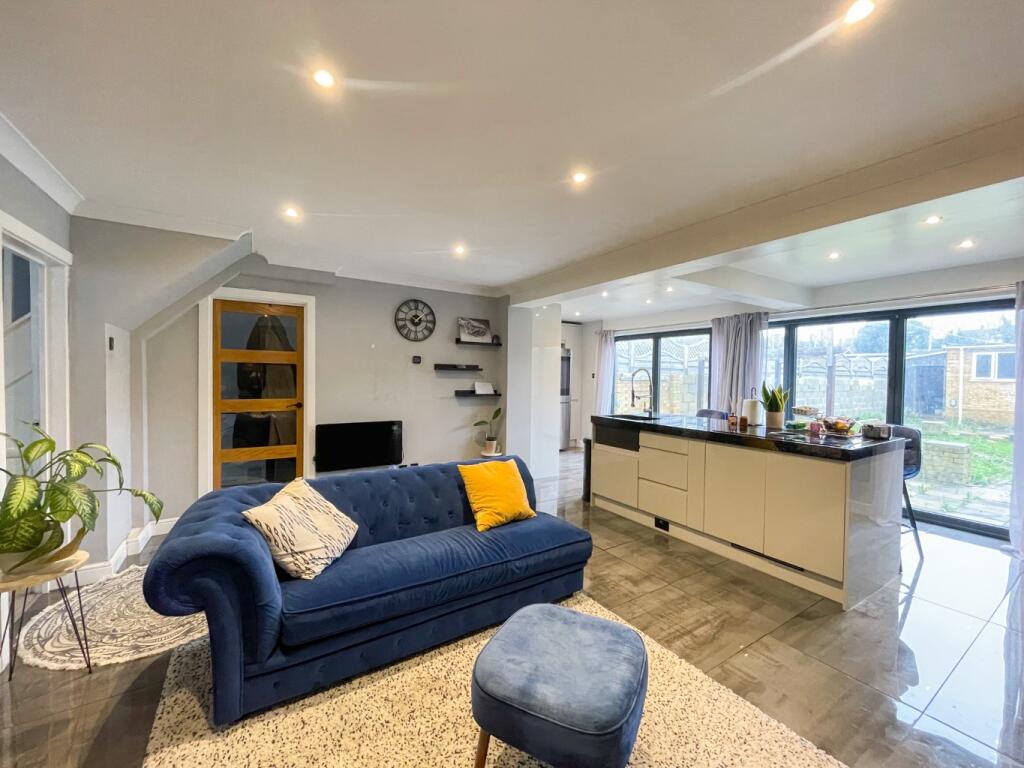 Additional image 2 of Valley Drive, Gravesend, Kent, DA12