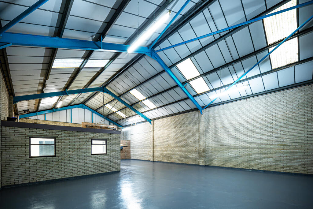 Additional image 12 of Swan Centre Avenue Farm, Warwickshire, CV37 0HS