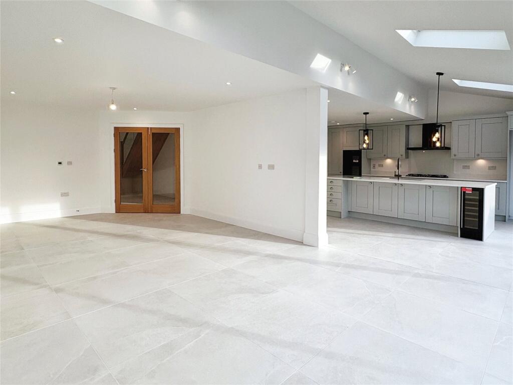 Additional image 7 of Coutts Avenue, Shorne, Gravesend, Kent, DA12