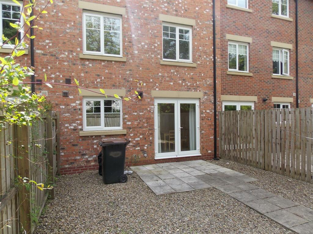 Additional image 12 of 38 Faraday Court, Sheraton Park