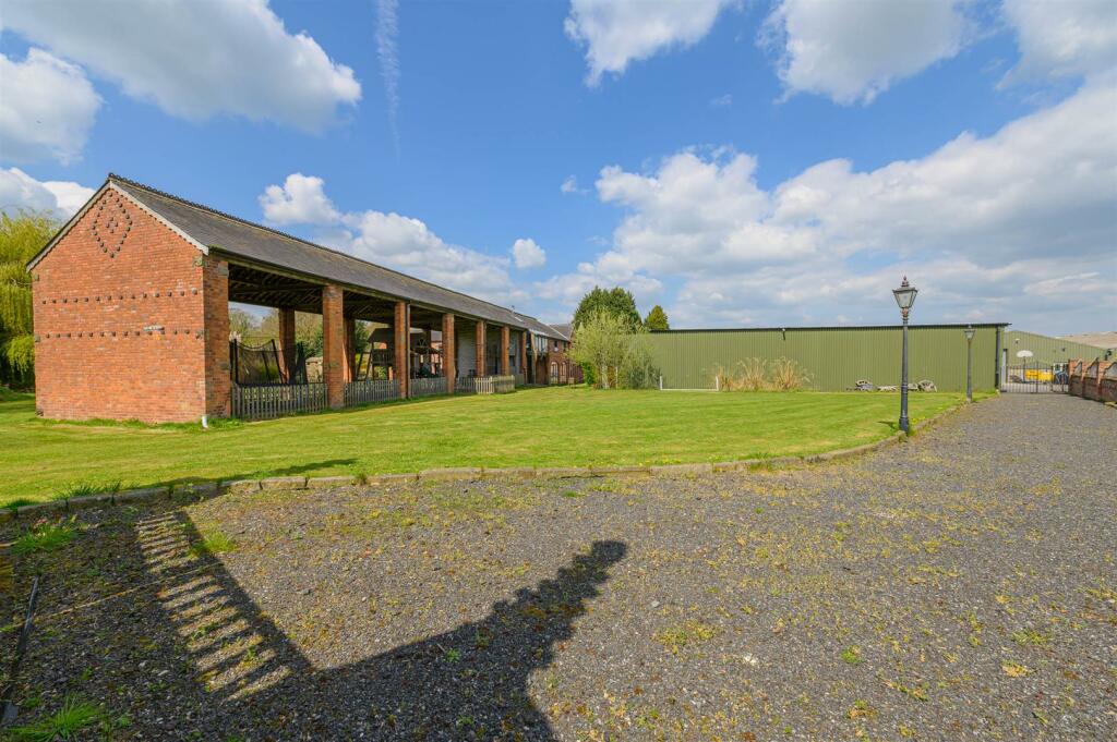 Additional image 17 of Oak Bank Barn & French Barn, Heatley Lane, Broomhall, Nantwich