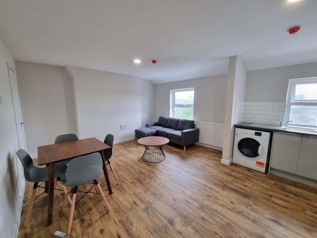 Additional image 4 of Flat 2, 35 Clemens Street, Leamington Spa