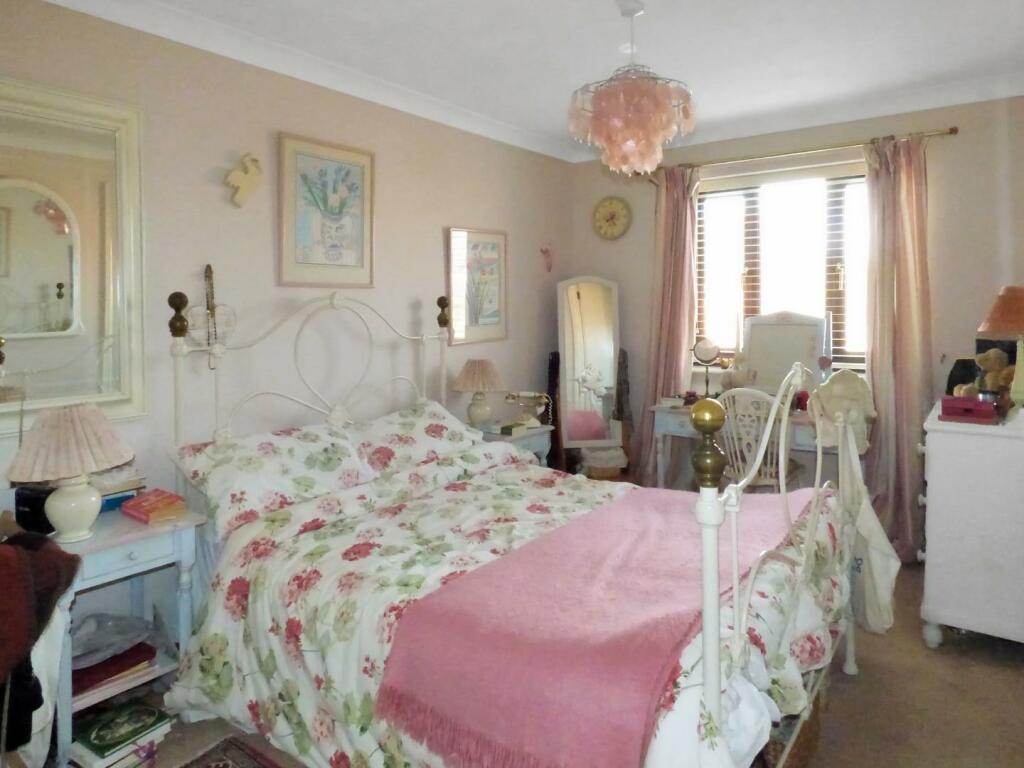 Additional image 7 of Lock Close, Stratford-upon-Avon