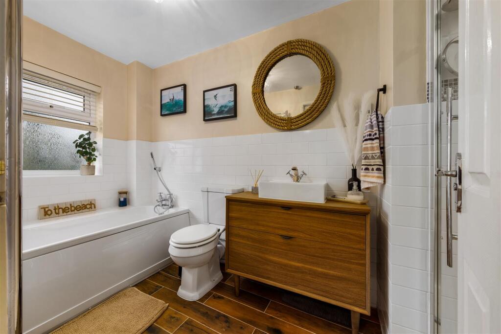 Additional image 14 of Oakwood Grove, Warwick