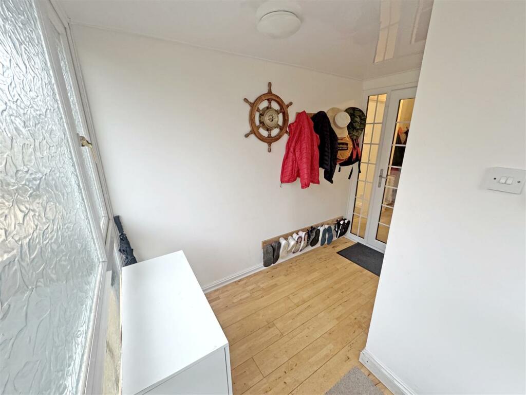 Additional image 11 of Lakin Road, Warwick