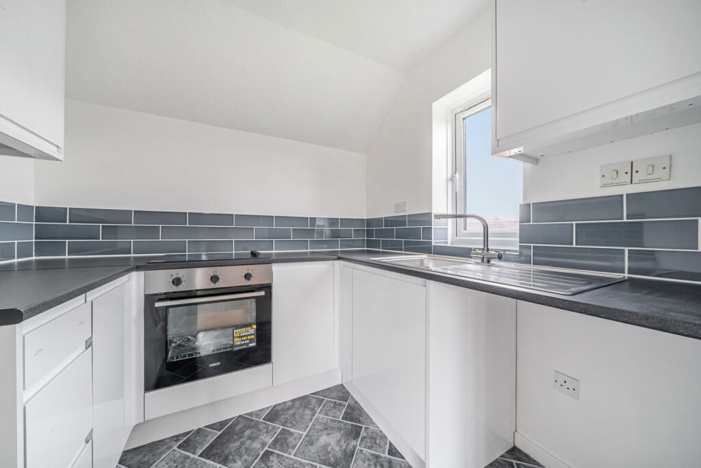 Additional image 9 of Frobisher Road, Erith