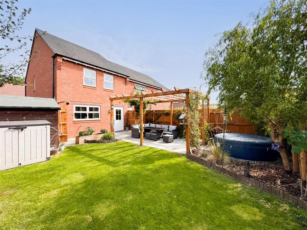 Additional image 20 of Meadow Drive, Long Itchington, Southam