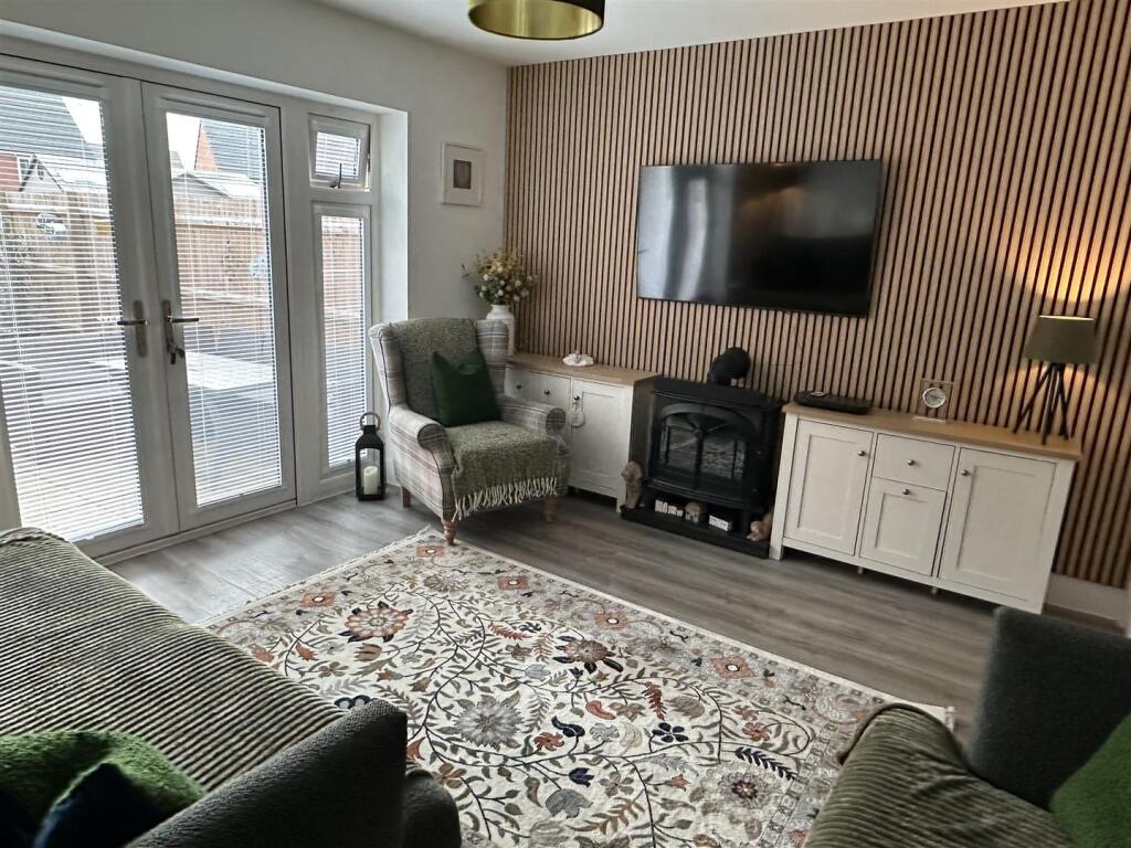 Additional image 3 of Devis Drive, Kenilworth ** QUIET LOCATION **