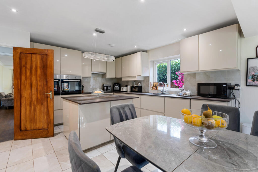 Additional image 6 of Birmingham Road, Stratford-upon-Avon, CV37