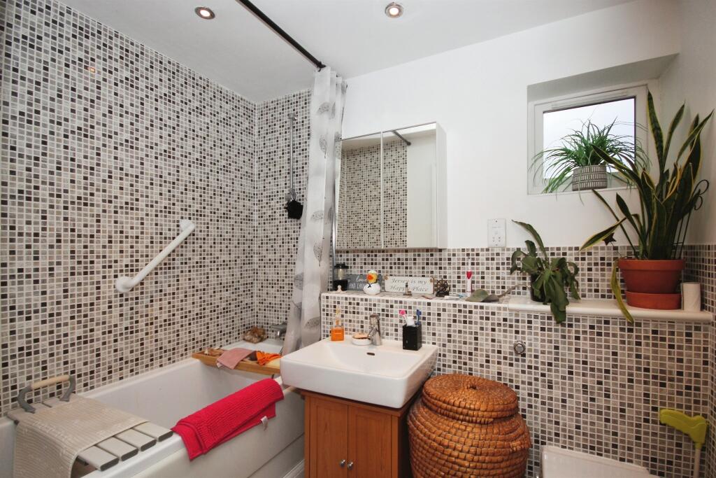 Additional image 10 of Kempton Drive, WARWICK