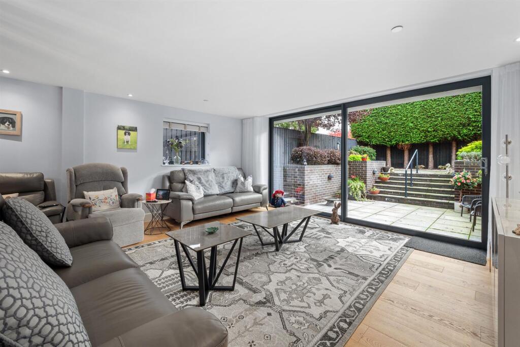 Additional image 9 of Swans Nest Lane, Stratford-Upon-Avon