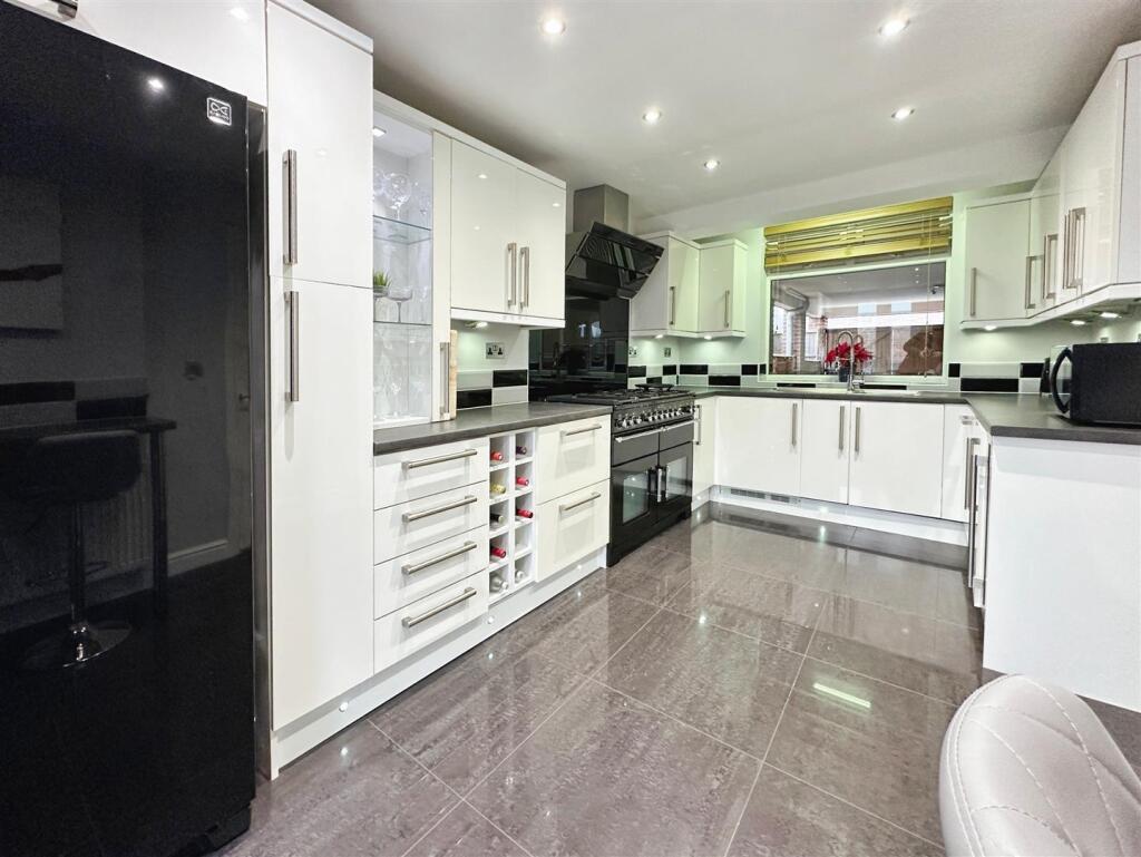 Additional image 27 of Slade Meadow, Radford Semele, Leamington Spa