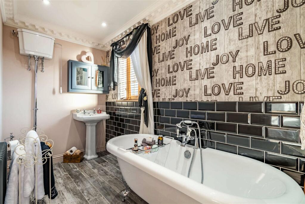 Additional image 27 of Luxury Home On Weston Lane, Bulkington, CV12 9RX