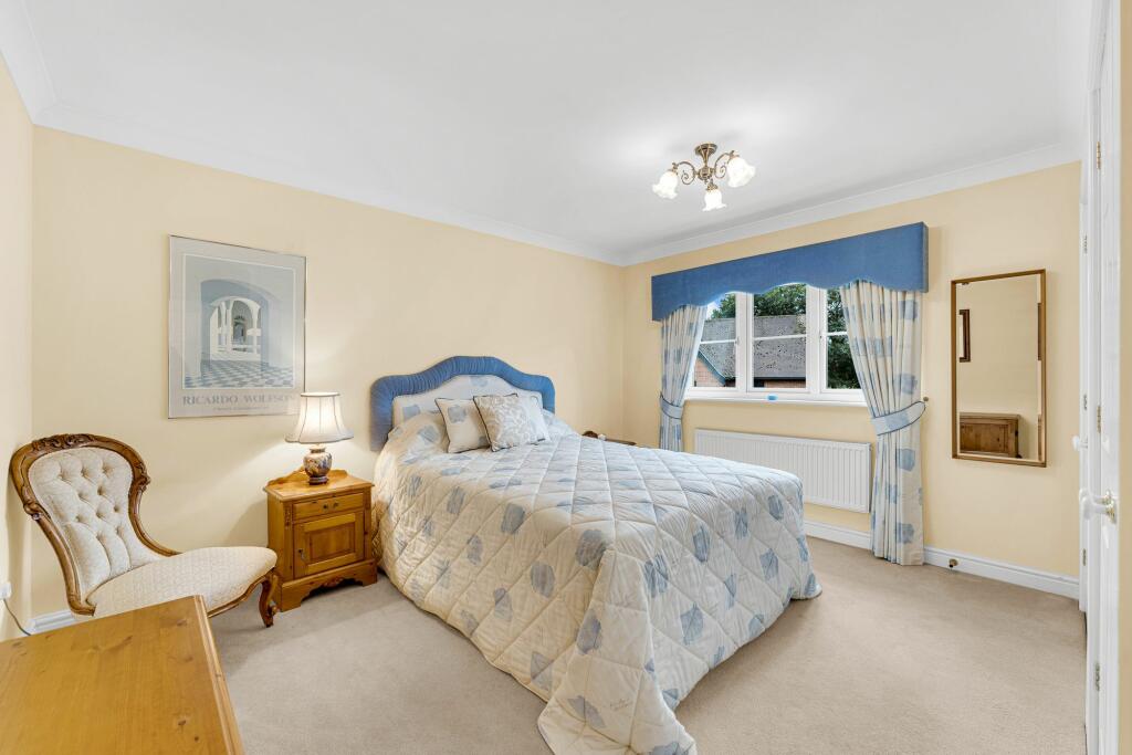 Additional image 25 of Spacious, 5 Bedroom home near the Whitegate Way