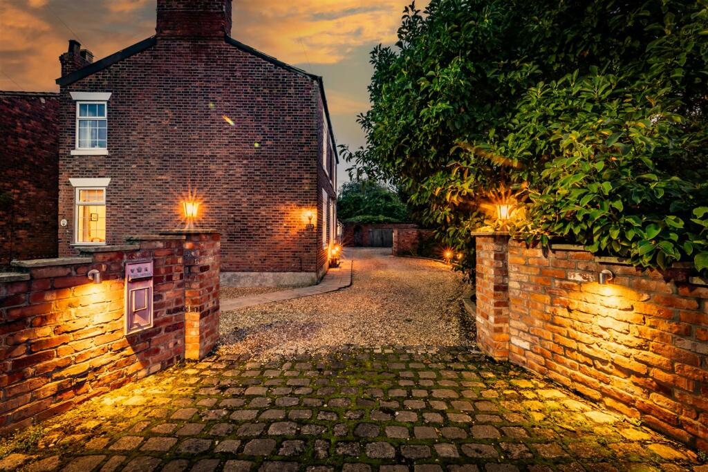 Additional image 39 of A spectacular opportunity to own a Georgian Grade II listed detached property in the heart of the village